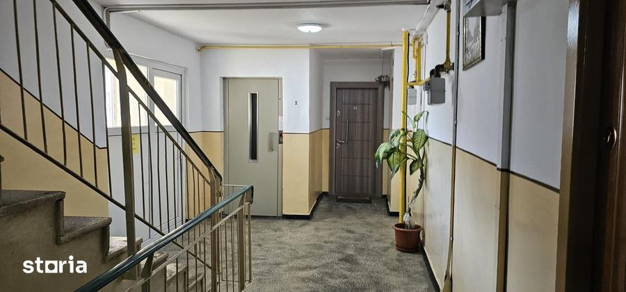 Apartament cu 3 camere decomandat în Anda