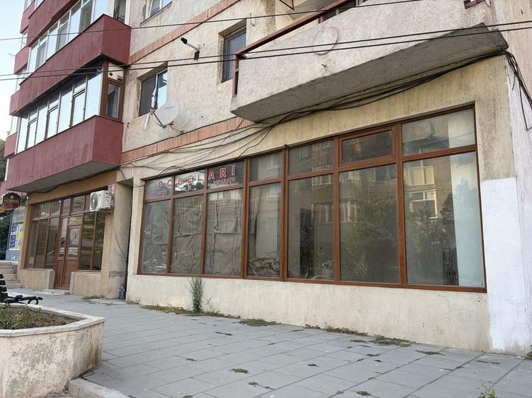 Spațiu comercial, de 55 mp, în Poarta 6