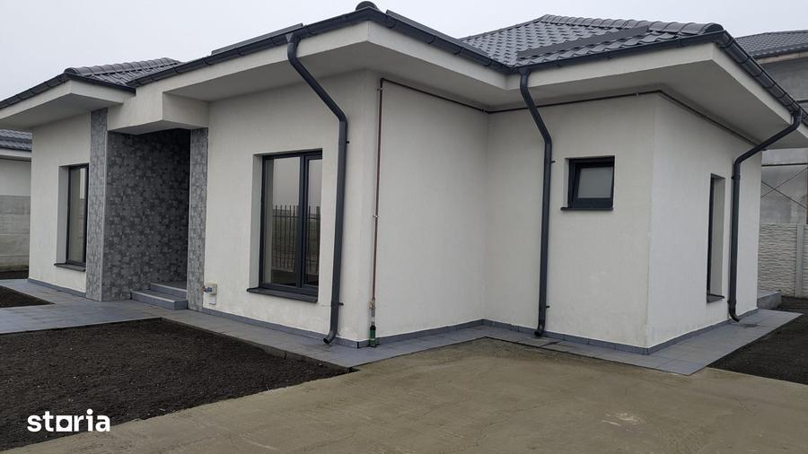 Casă cu 4 camere cu Teren 318 Mp în Central