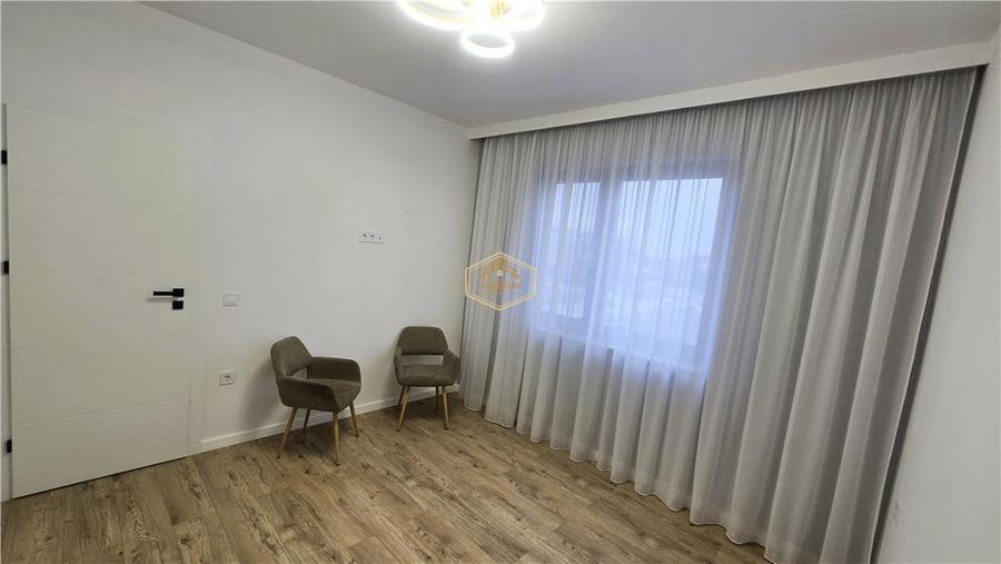 Apartament cu 4 camere decomandat, mobilat în Carpați 2