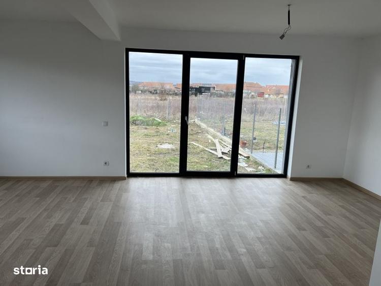 Casă cu 4 camere cu Teren 250 Mp în Central