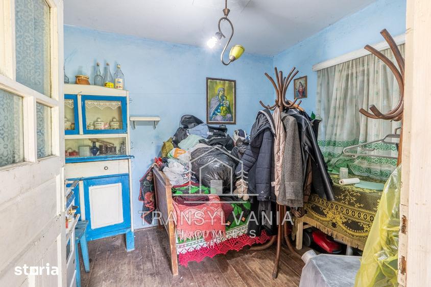 Casă cu 4 camere cu Teren 2560 Mp în Sâmboleni