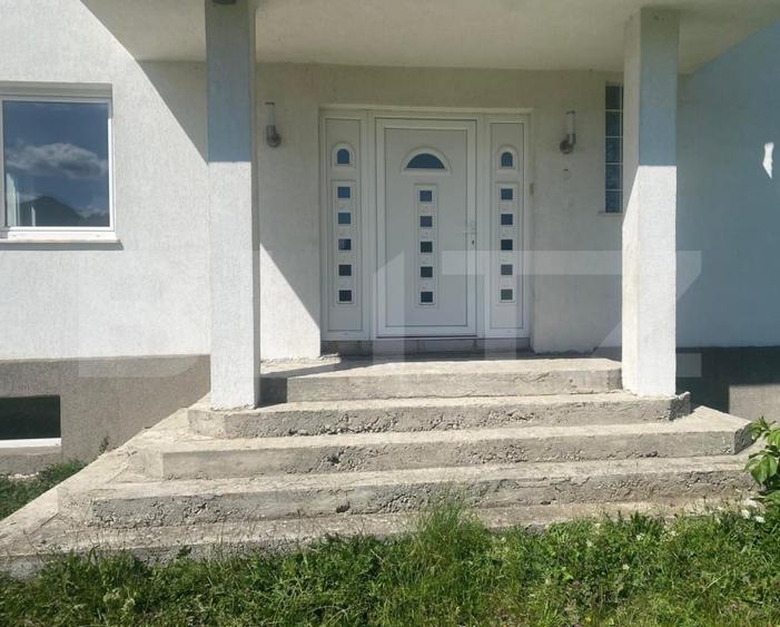 Vilă cu etaj de vânzare în Pojorâta - 3