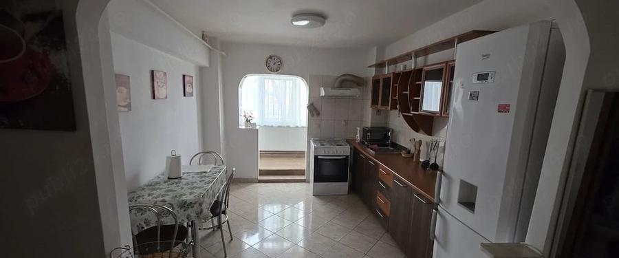 Apartament cu 2 camere decomandat, mobilat în Faleza Nord