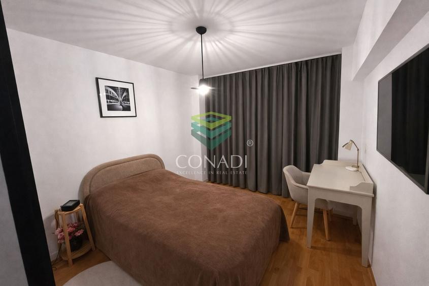 Apartament cu 4 camere semidecomandat, mobilat în Universitate