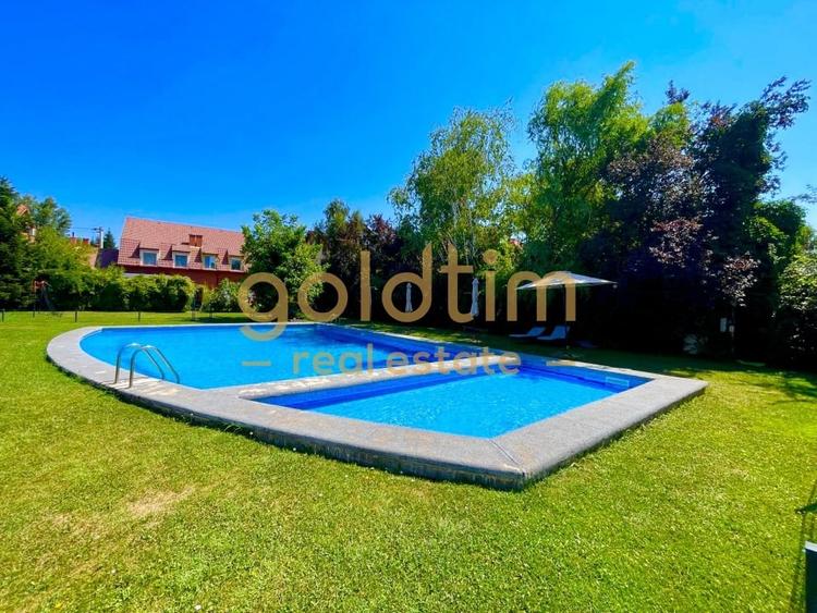 Duplex cu 6 camere cu Piscina în Iancu Nicolae
