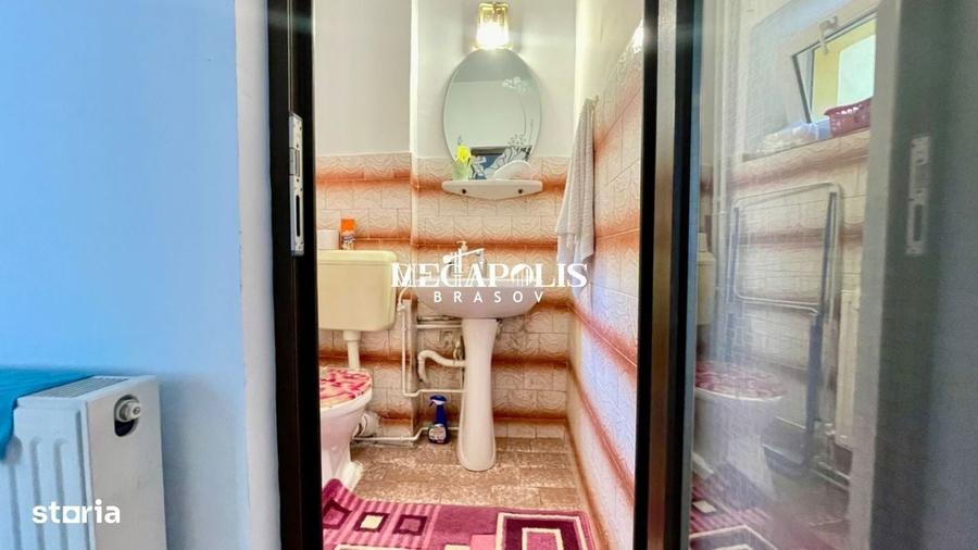 Apartament cu 3 camere decomandat în Răcădău