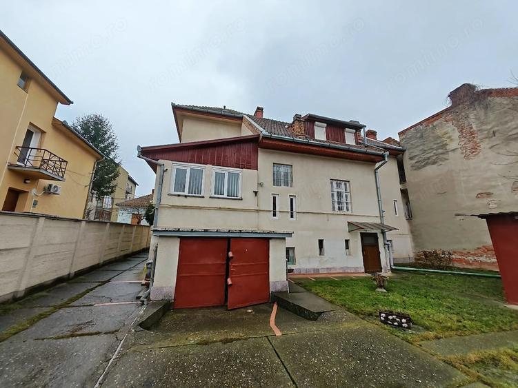 Casă cu 2 camere cu Teren 376 Mp în Elisabetin