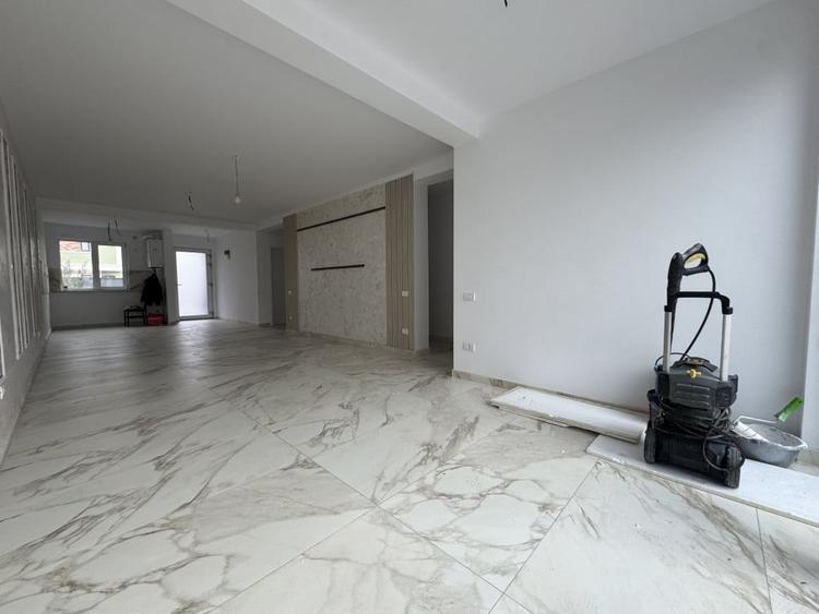 Duplex cu 3 camere cu Canalizare în Moșnița Veche
