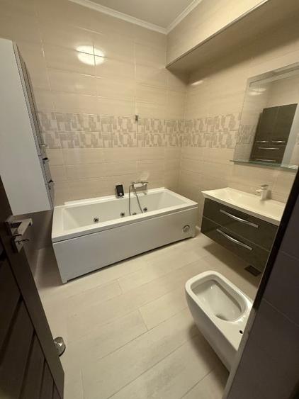 Apartament cu 3 camere decomandat, mobilat în Stadion