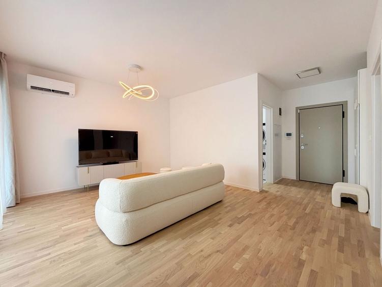 Apartament cu 2 camere semidecomandat, mobilat în Ultracentral