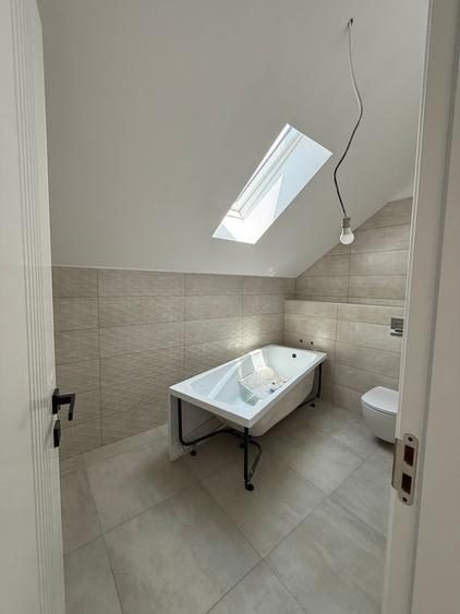 Duplex cu 4 camere cu Canalizare în Theodor Pallady