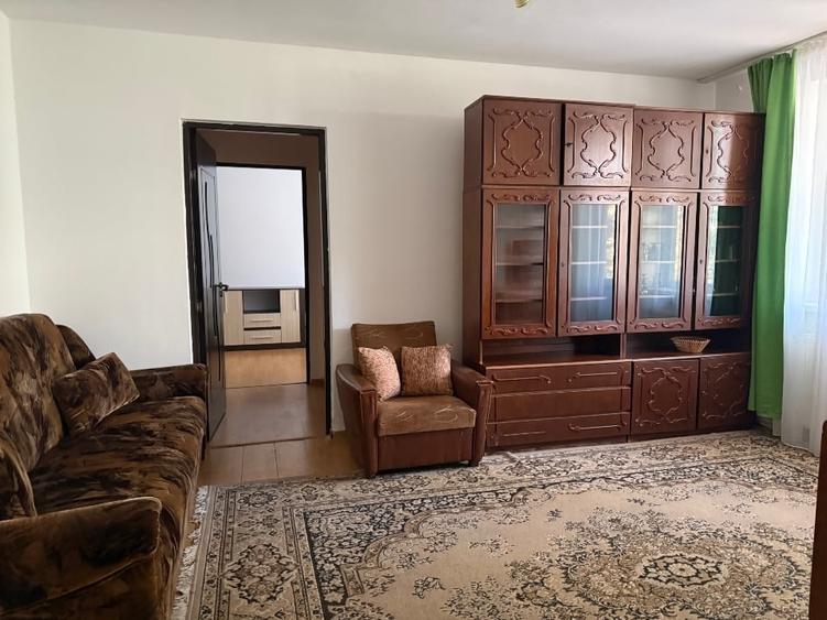 Apartament cu 2 camere semidecomandat, mobilat în Central