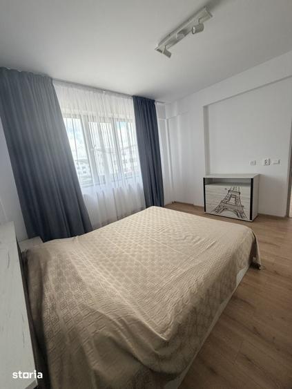 Apartament cu 3 camere semidecomandat în Pielești