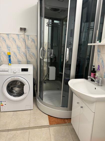 Apartament cu 2 camere semidecomandat în Bucur Obor