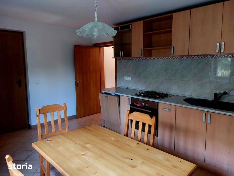 Casă cu 5 camere cu Teren 500 Mp în Central