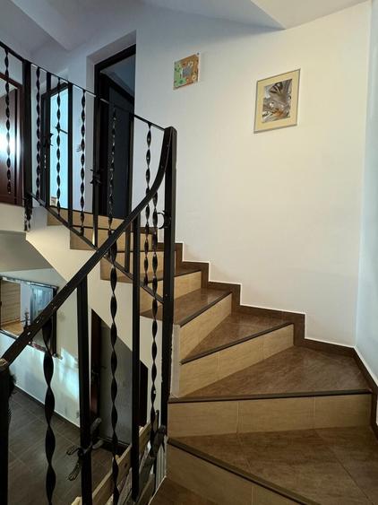 Casă individuală cu 7 camere cu Teren 259 Mp în Jilava