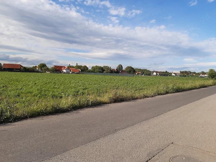 Teren de 2325 mp, în Central