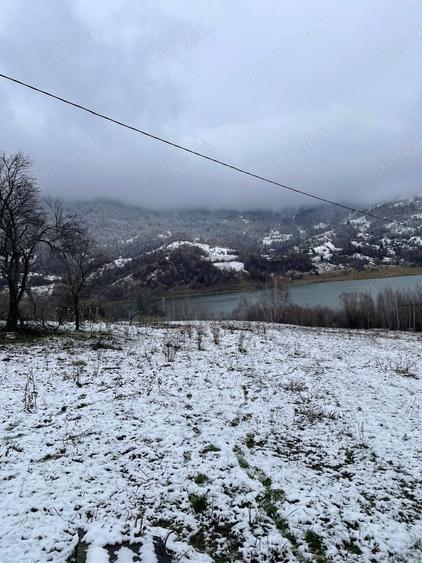 Teren de 5100 mp, în Rusca