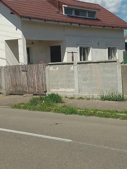 Casă cu 3 camere cu Teren 230 Mp în Central