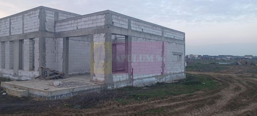 Casă individuală cu 4 camere cu Canalizare în Săbăreni
