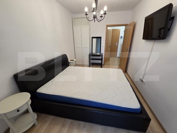 Apartament cu 2 camere decomandat, mobilat în Tractorul