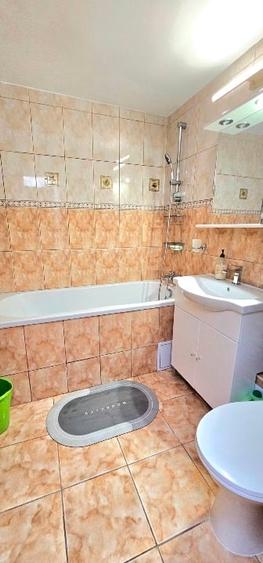Apartament cu 3 camere decomandat, mobilat în Rahova