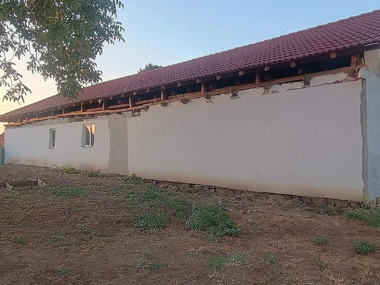 Casă cu Teren 1439 Mp în Alioș