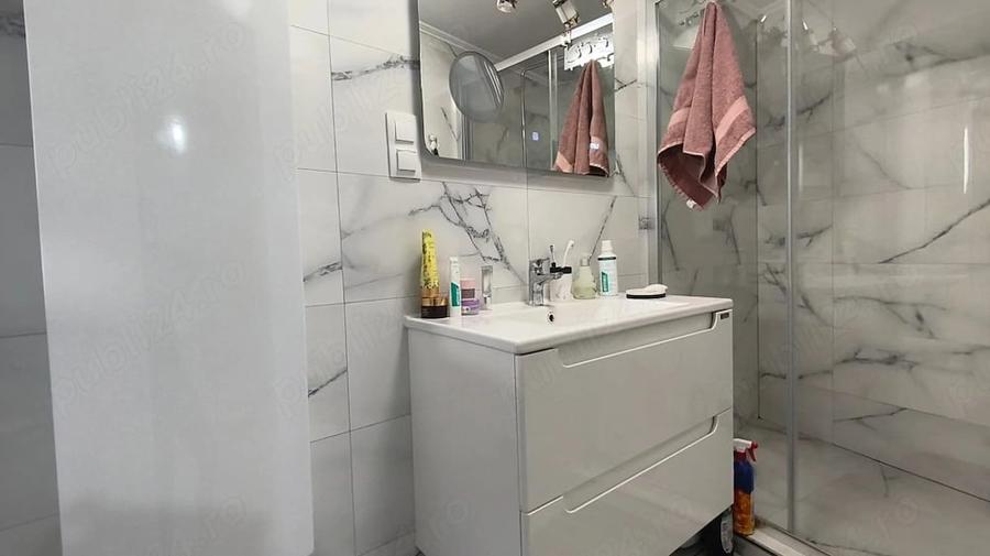 Apartament cu 3 camere semidecomandat în Ultracentral