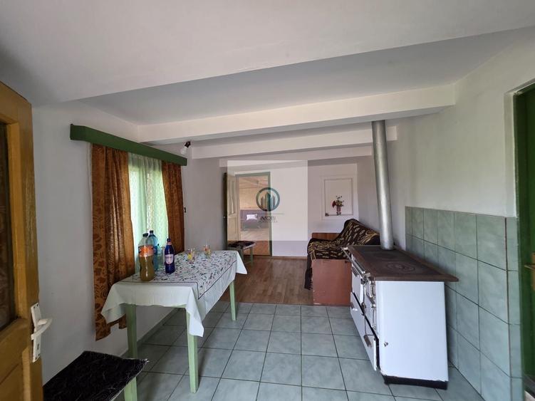 Casă individuală cu 3 camere cu Canalizare în Vălișoara