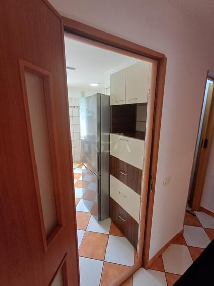 Apartament cu 3 camere decomandat, mobilat în Berceni
