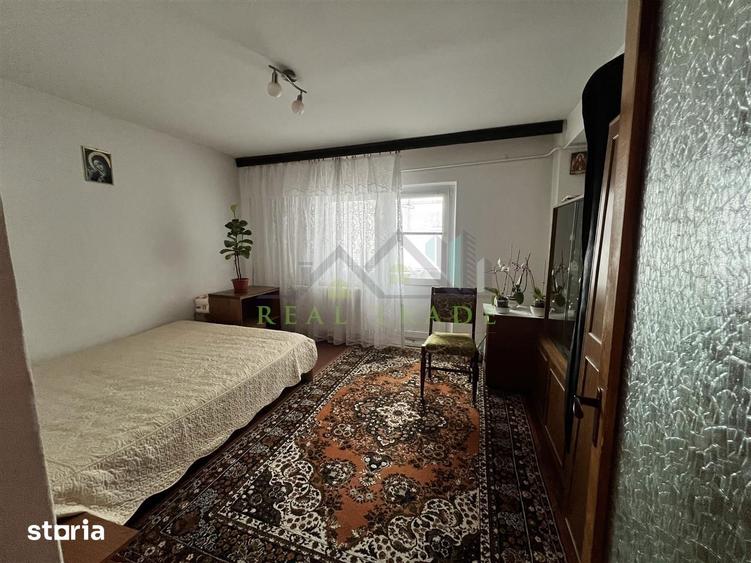 Apartament cu 3 camere decomandat, mobilat în Dârste