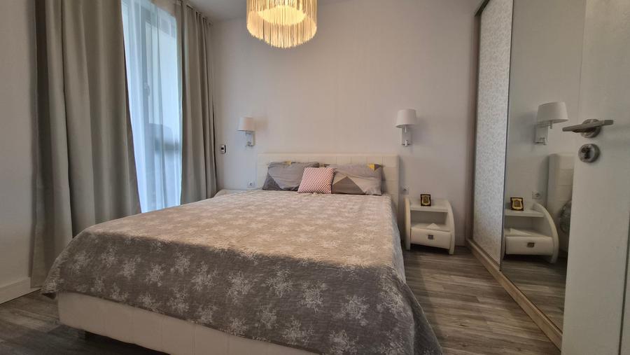 Apartament cu 2 camere nedecomandat, mobilat în Central