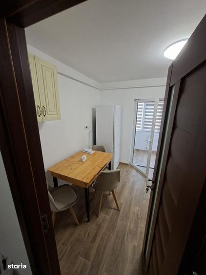 Apartament cu 3 camere decomandat în Eremia