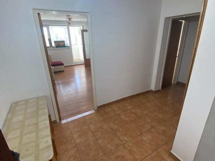 Apartament cu 3 camere decomandat în Colentina