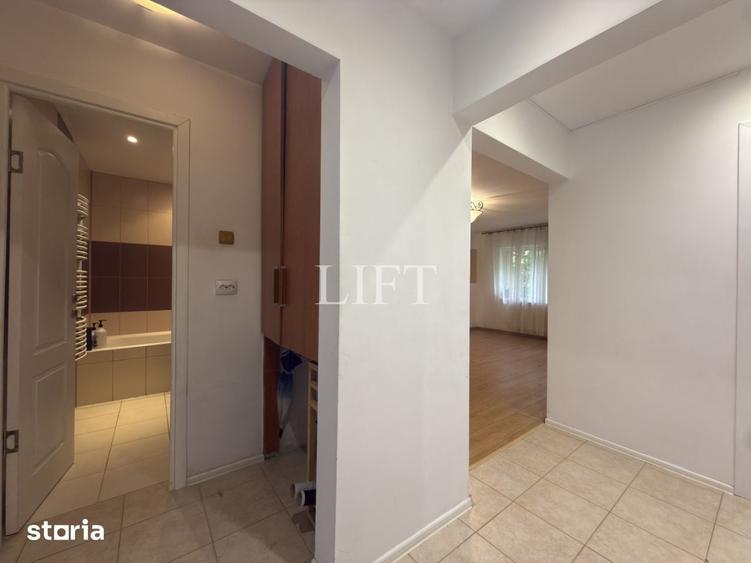 Apartament cu 3 camere decomandat în Astra