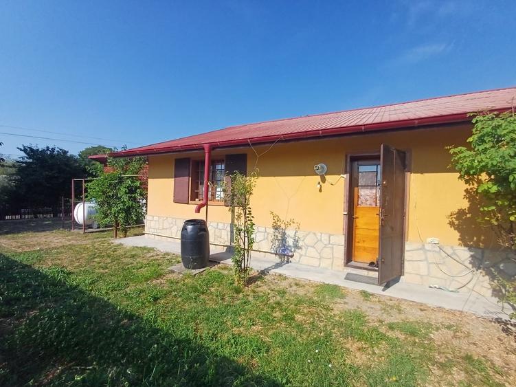 Casă cu 4 camere în Popești