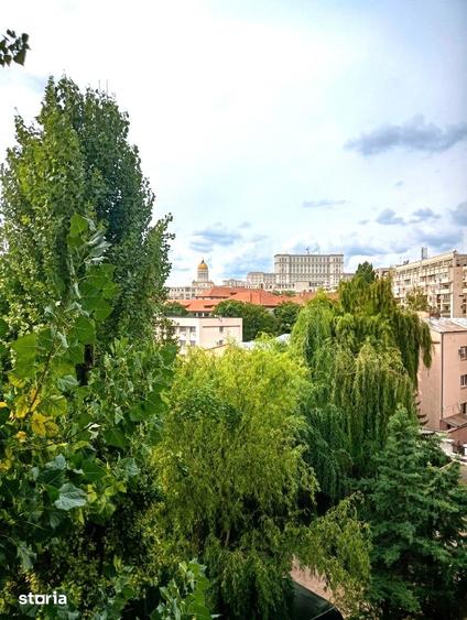 Apartament cu 3 camere în Centrul Civic