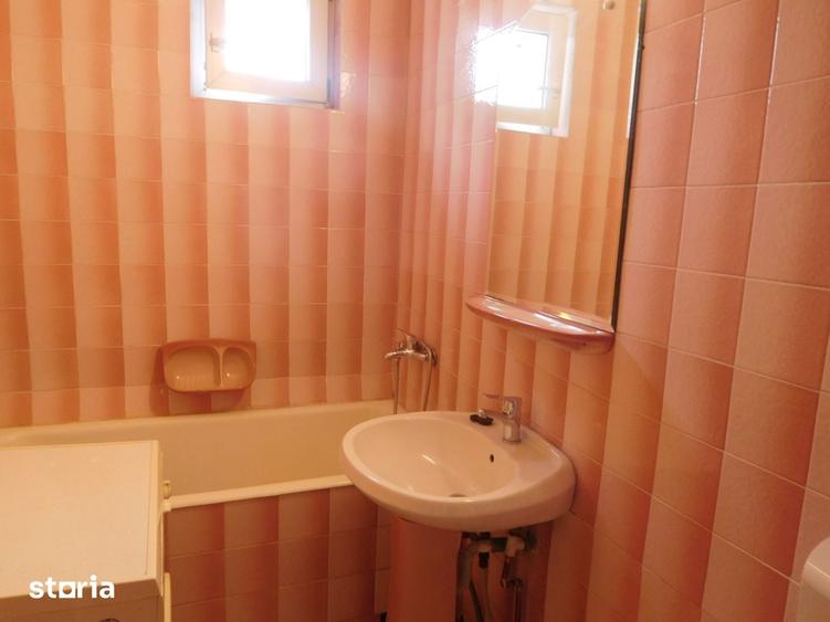 Apartament cu 3 camere în Plopilor
