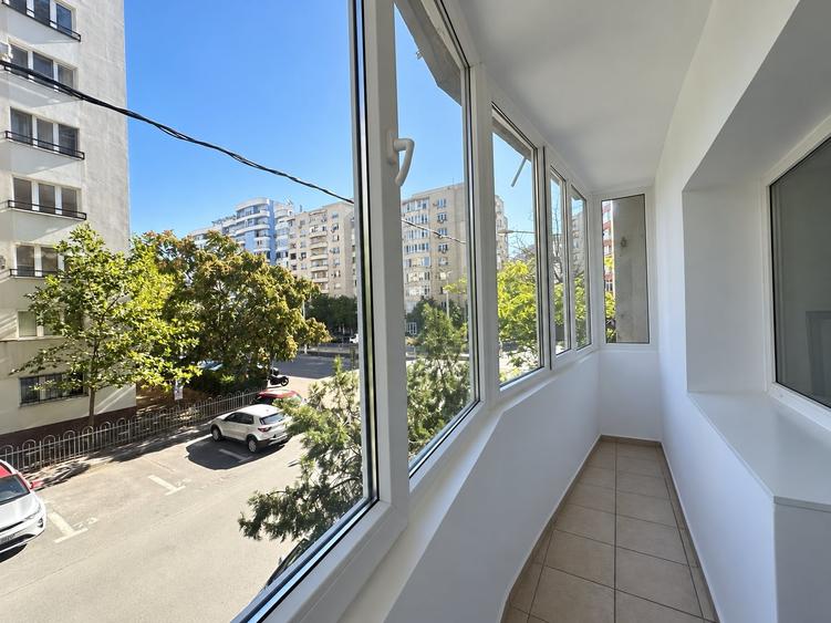 Apartament cu 3 camere semidecomandat, mobilat în Nerva Traian