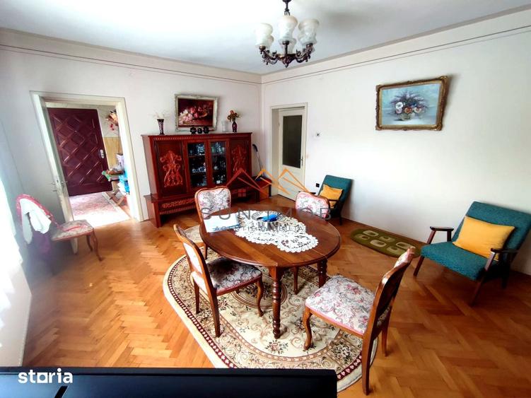 Casă cu 6 camere decomandat cu Teren 890 Mp în Slobozia