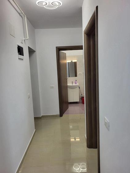 Apartament cu 2 camere decomandat în 1 Decembrie
