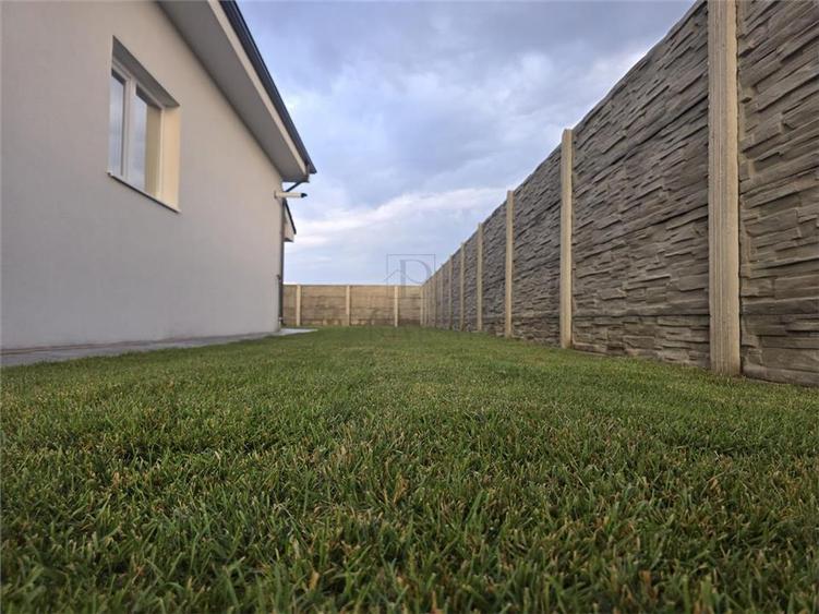 Duplex cu 3 camere cu Canalizare în Moșnița Nouă