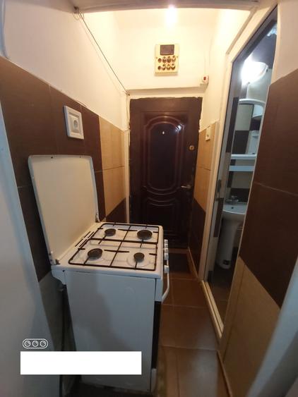 Garsoniera 10mp RENOVATA COMPLET -Etajul 1 -Zona Penny-Politie - 2