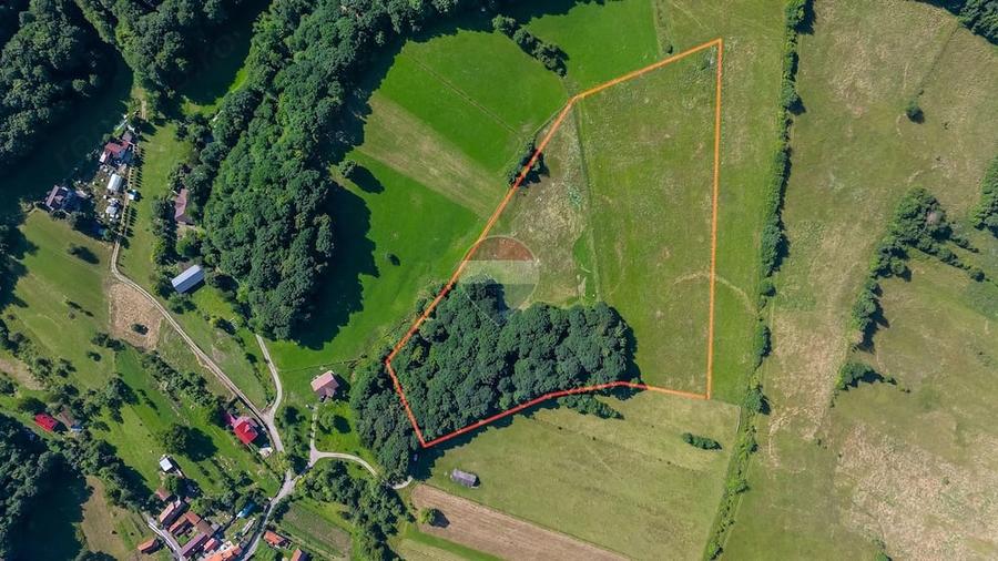 Casă cu Teren 16873 Mp în Mărcuș