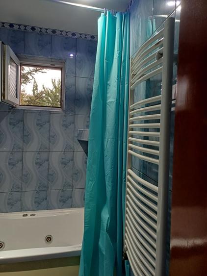 Apartament cu 3 camere decomandat în Exterior Vest