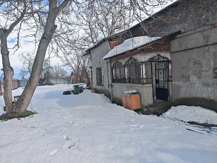 Casă cu 3 camere cu Teren 600 Mp în Central