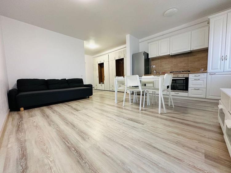 Garsonieră decomandată în Central