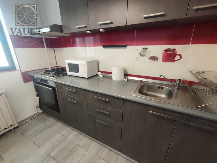 Apartament cu 3 camere decomandat, mobilat în Sebastian