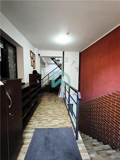 Casă individuală cu 10 camere cu Canalizare în Brașovul Vechi